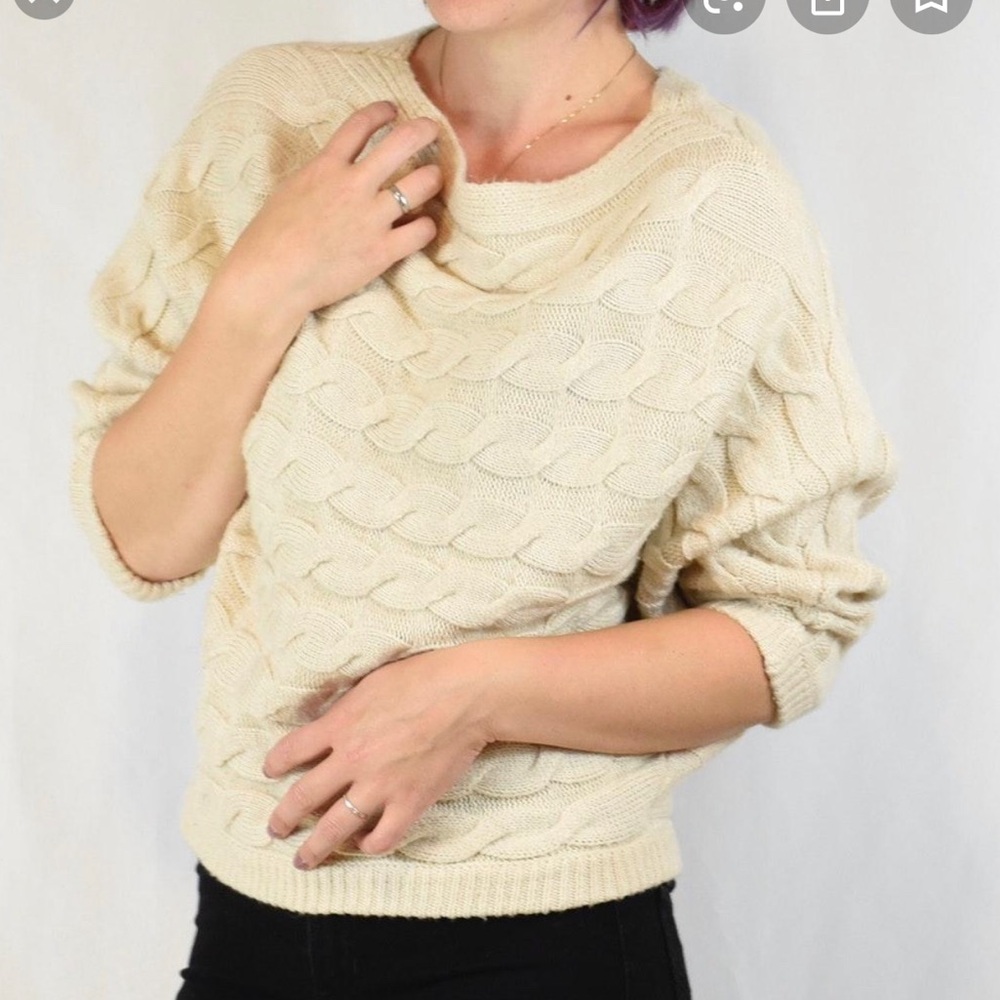 3/$25
Forever Roses cable knit dolman sweater - Picture 2 of 8
